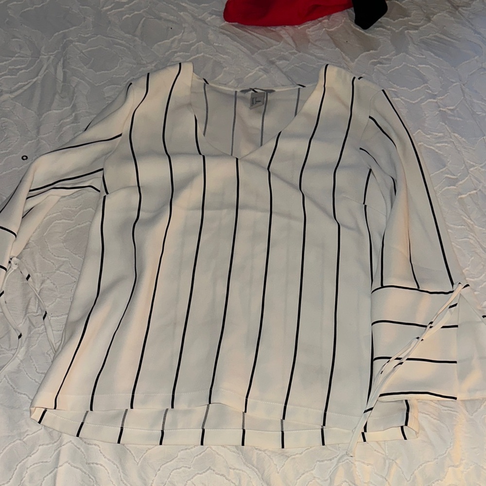 H&M White V-Neck Vertical Black Stripe Blouse